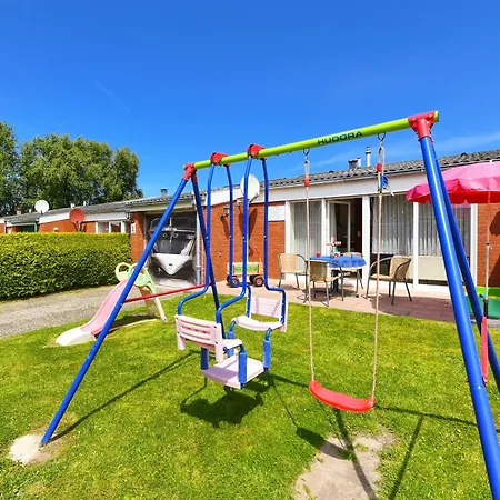 Strandnahes Mit Kinderspielplatz Esens